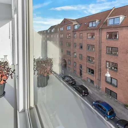 Plads Til 4 Personer - 5 Minutter Fra Friluftsbad آلبورغ