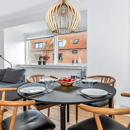 Plads Til 4 Personer - 5 Minutter Fra Friluftsbad شقة *